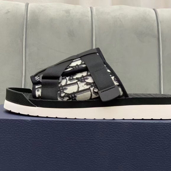 D*or homme slippers