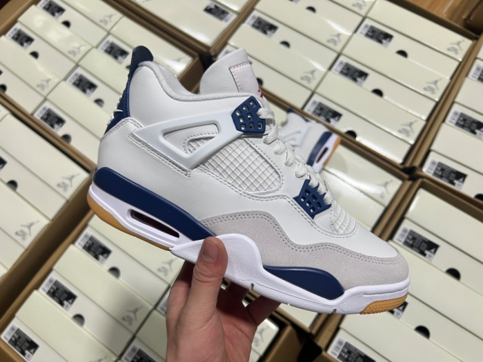 Nike SB x Air Jordan 4 “Navy” 2025 DR5415-100