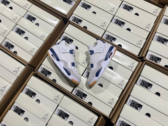 Nike SB x Air Jordan 4 “Navy” 2025 DR5415-100