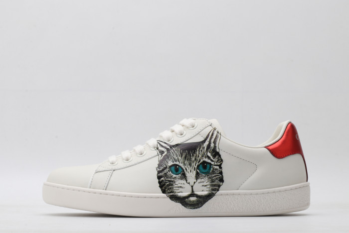 G*u*i low-top sneaker