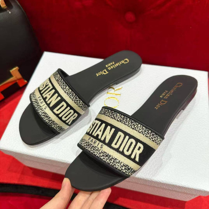 DIOR SLIPPERS