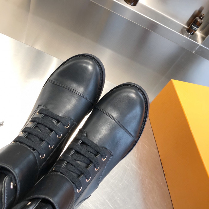 LOUS VUITON WONDERLAND FLAT RANGER BOOTS